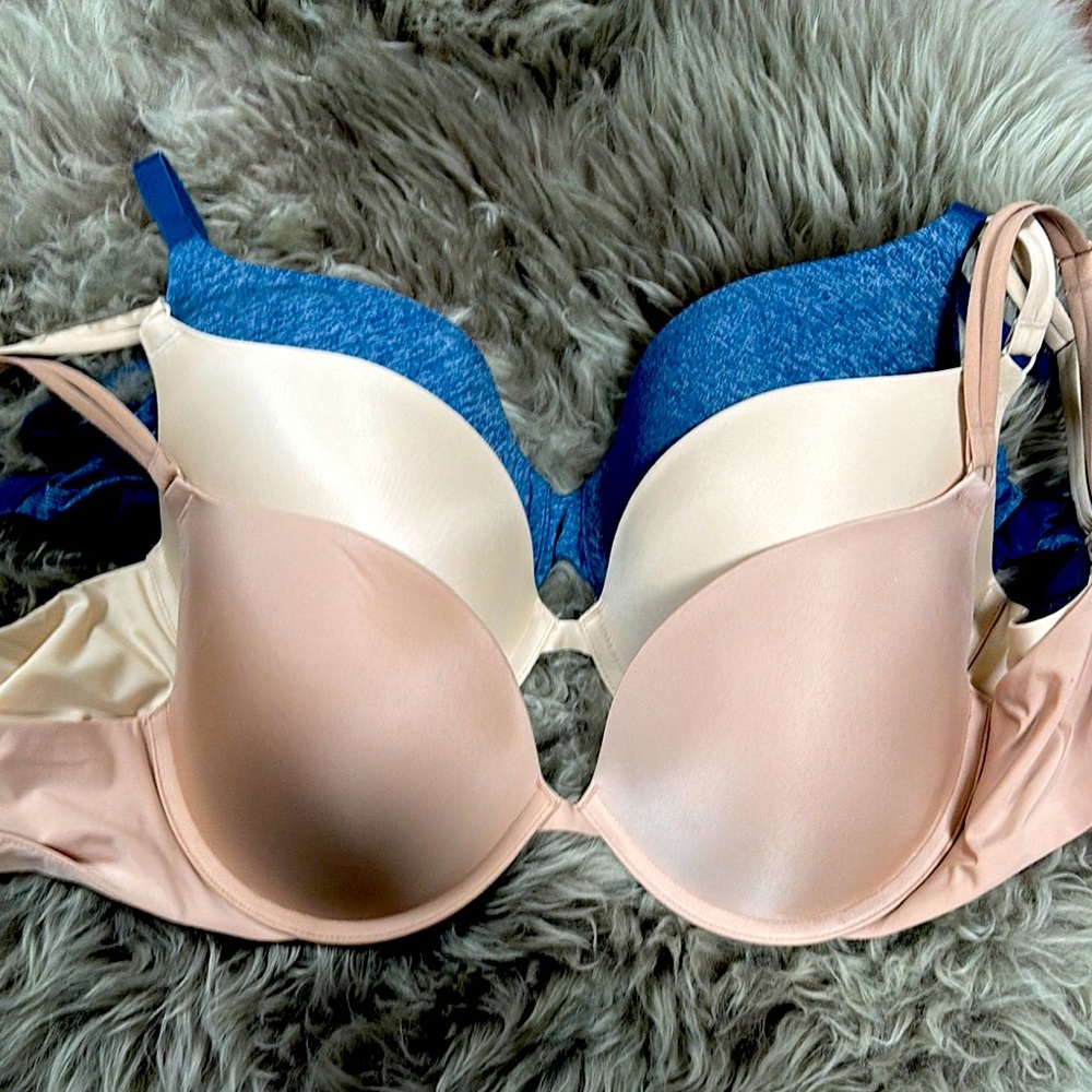 Victoria’s Secret bra bundle (3)